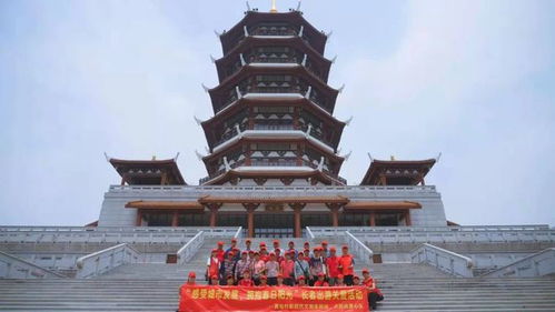 后溪黄地村老人走出大山,登上集美塔